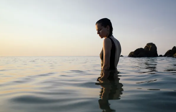 Море, камни, sea, валуны, stones, безоблачное небо, купальщица, bather