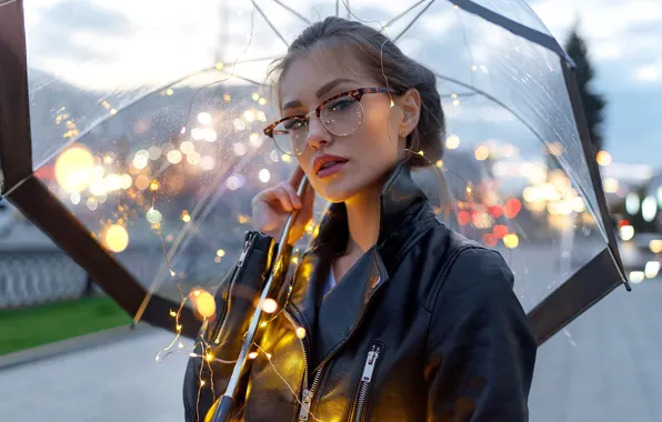 Картинка взгляд, девушка, лицо, зонтик, дождь, настроение, очки, гирлянда