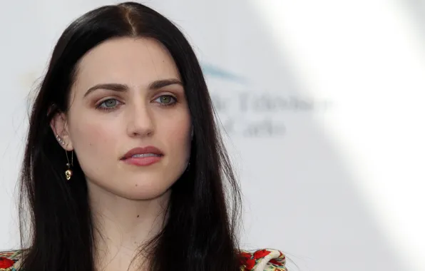 Картинка взгляд, девушка, украшения, макияж, актриса, сережки, фотосессия, hair