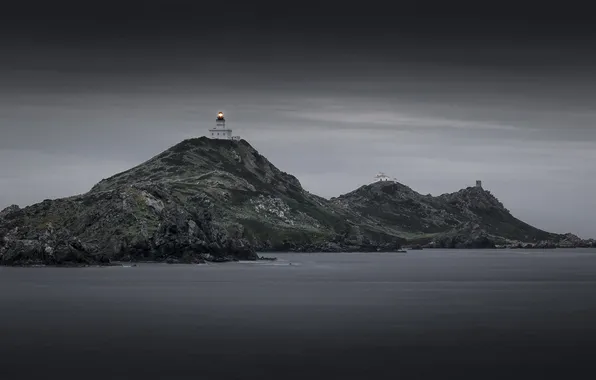 Картинка море, дом, маяк, остров, башня, серые облака