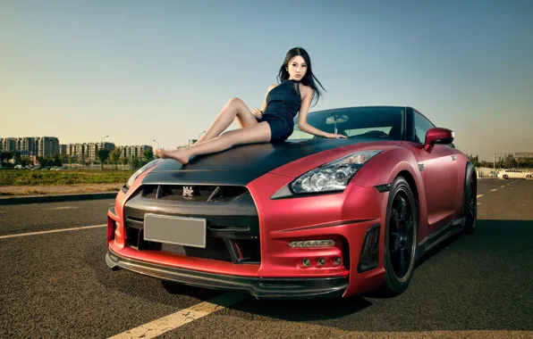 Картинка авто, взгляд, Девушки, Nissan, красивая девушка, позирует на капоте машины