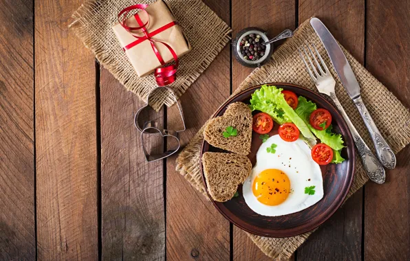 Картинка подарок, романтика, сердце, доски, яйцо, завтрак, хлеб, вилка