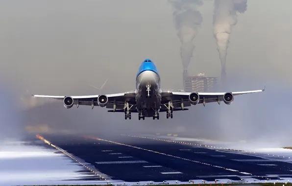 Картинка авиация, самолет, взлетная полоса, посадка, пассажирский лайнер, boeing 747, Dutch Airline