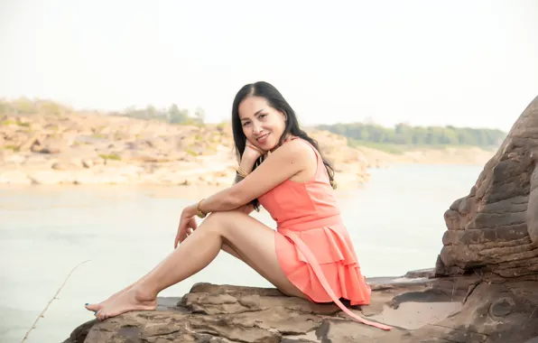 Простота, улыбка, азиатка, красное платье, smile, simplicity, asian, валун