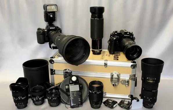 Картинка фон, вспышка, фотоаппараты, объективы, футляр для оборудования, «Nikon», фотоэкспонометр