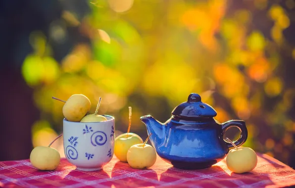 Картинка осень, природа, стол, яблоки, чайник, посуда, скатерть, боке