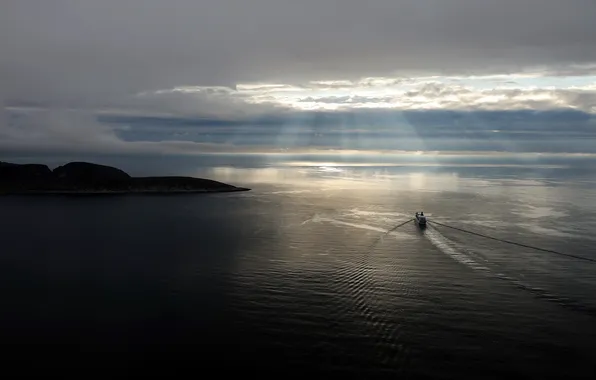 Море, берег, корабль