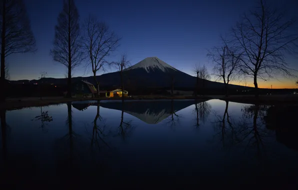 Картинка деревья, огни, озеро, дом, вечер, Япония, гора Фудзияма
