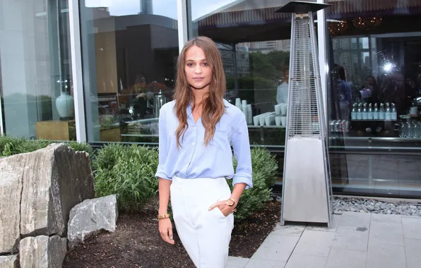 Девушка, рубашка, брюки, Алисия Викандер, Alicia Vikander