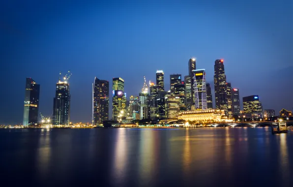 Картинка небо, ночь, огни, пролив, отражение, небоскребы, подсветка, Сингапур