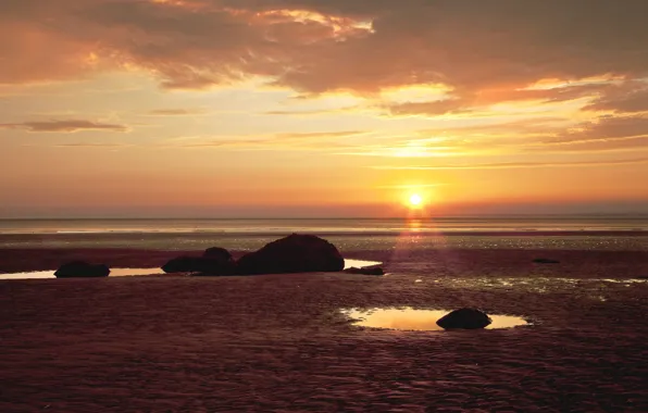 Море, пляж, закат, камни