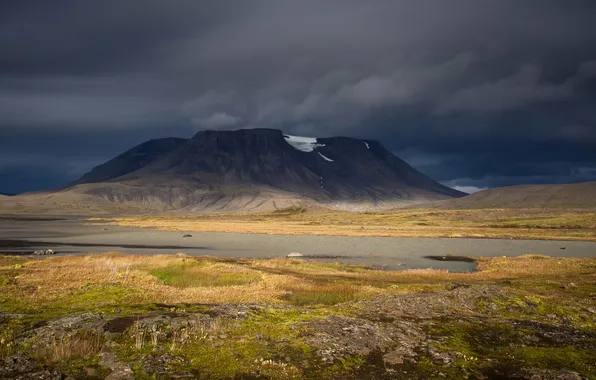 Небо, горы, тучи, озеро