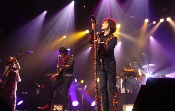 Bunbury, Licenciado, Cantinas, Enrique