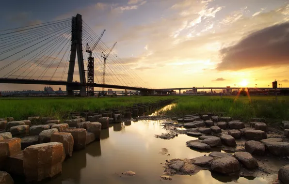 Картинка вода, закат, камни, стройка, Мост