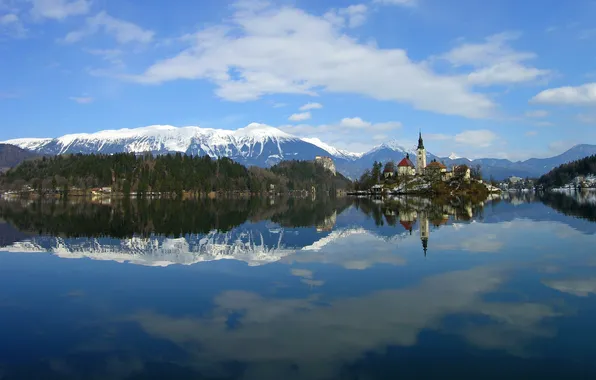 Картинка зима, снег, горы, озеро, храм, Словения, Lake Bled