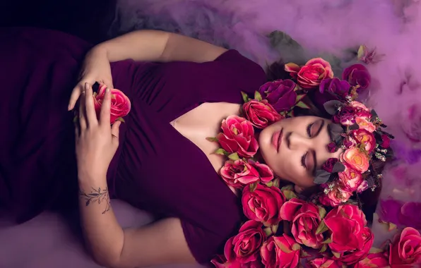 Девушка, цветы, лицо, туман, стиль, розы, руки, макияж