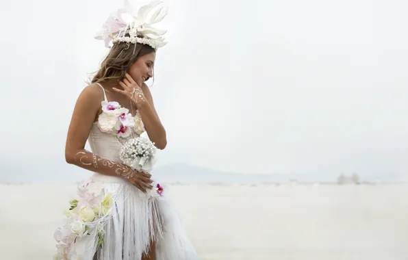 Радость, пустыня, корона, блондинка, desert, Невеста, crown, blonde