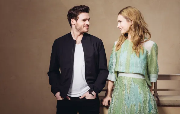 Картинка взгляд, девушка, мужчина, влюбленные, Lily James, Richard Madden