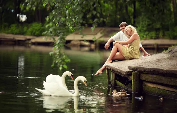 Картинка лето, девушка, птицы, ветки, природа, пруд, люди, романтика