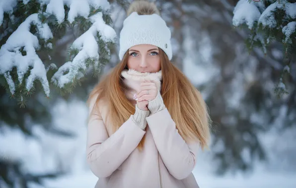 Зима, взгляд, девушка, снег, ветки, шапка, волосы, руки