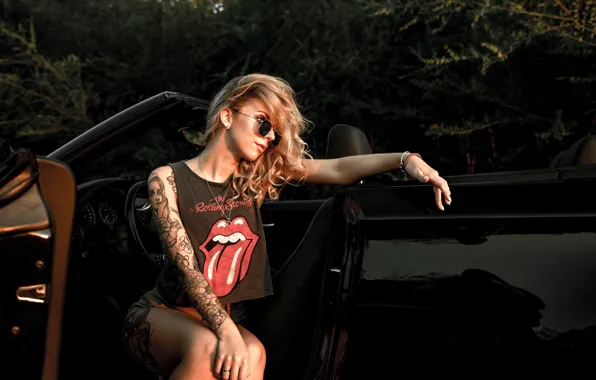 Картинка model, women, blonde, sitting, women outdoors, women with glasses, women with cars, inked girls