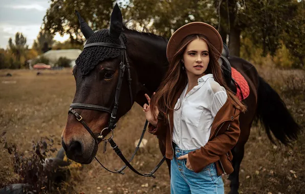 Картинка девушка, поза, конь, лошадь, куртка, шляпка, Алина Божко, Кристина Степанова