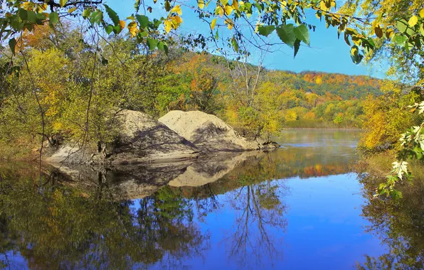 Осень, лес, небо, деревья, горы, озеро, камни, скалы