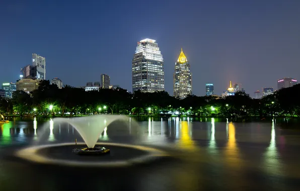 Картинка город, ночные огни, фонтан, Lumpini Park