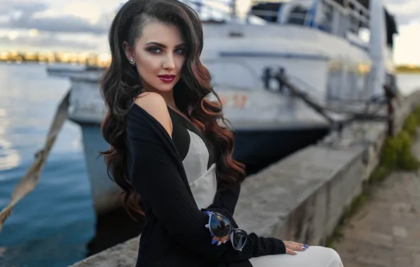 Взгляд, пейзаж, река, модель, портрет, макияж, брюнетка, очки