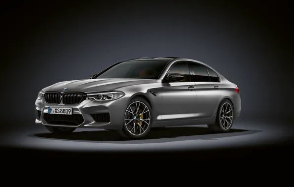 Картинка серый, фон, BMW, седан, тёмный, 4x4, 2018, 625 л.с., четырёхдверный, M5, V8, F90, 4.4 л., …