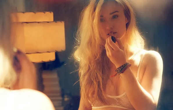 Hot, Эшли Джонсон, Ashley Johnson