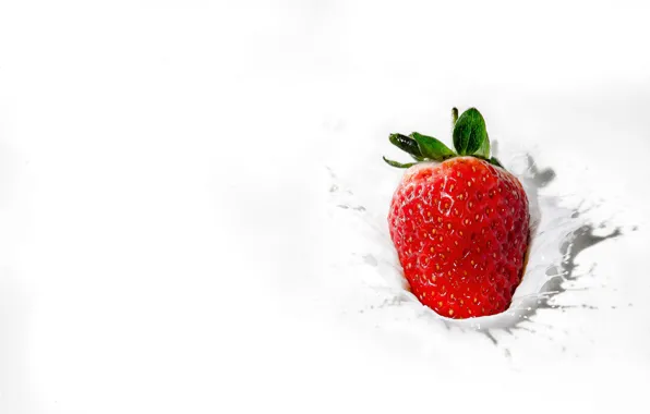Splash, strawberry, milk