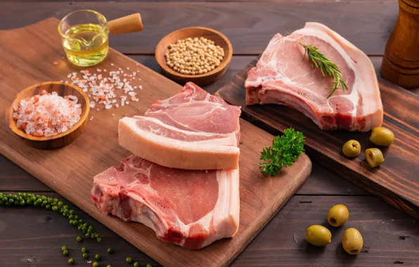 Масло, мясо, оливки, розмарин