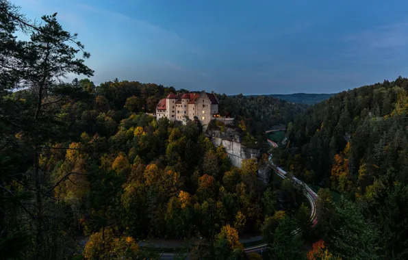 Дорога, осень, лес, небо, деревья, огни, скала, замок