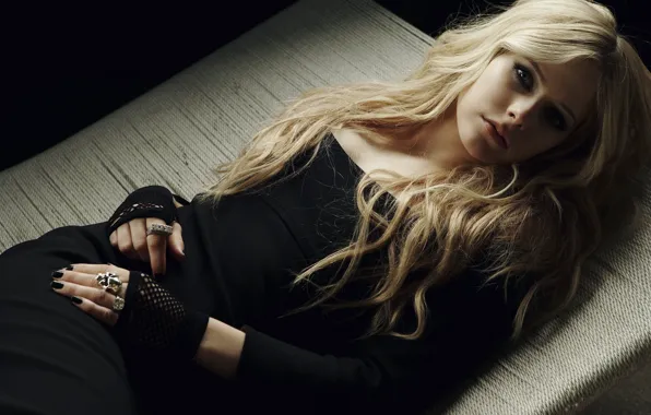 Avril, отдыхает, Lavigne