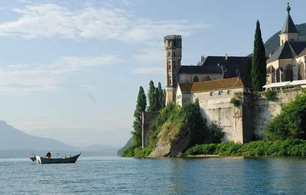 Лодка, Франция, рыбак, утро, озеро Бурже, аббатство Откомб, le lac du Bourget, Abbaye d'Hautecombe
