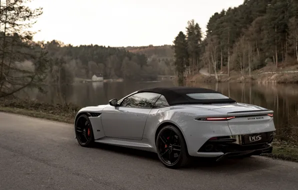 Картинка Aston Martin, DBS, Superleggera, кабриолет, Volante, мягкий верх, 2019, 5.2 л.