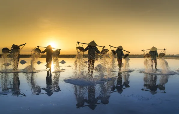 Картинка озеро, люди, Вьетнам, соль