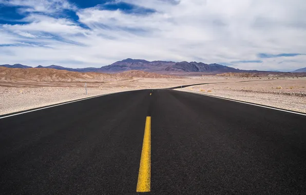 Дорога, горы, пустыня, Death Valley