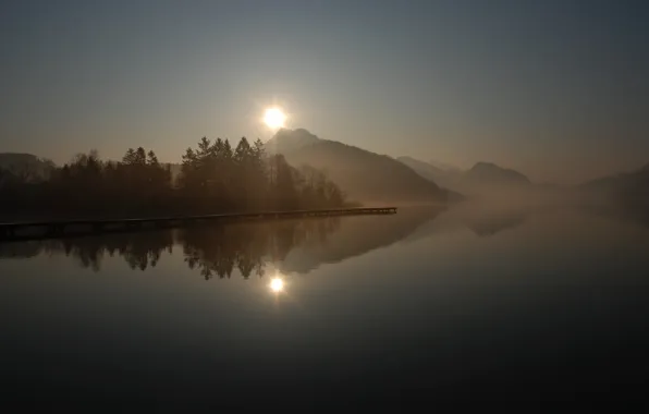 Картинка солнце, деревья, туман, озеро, гладь, отражение, восход, холмы