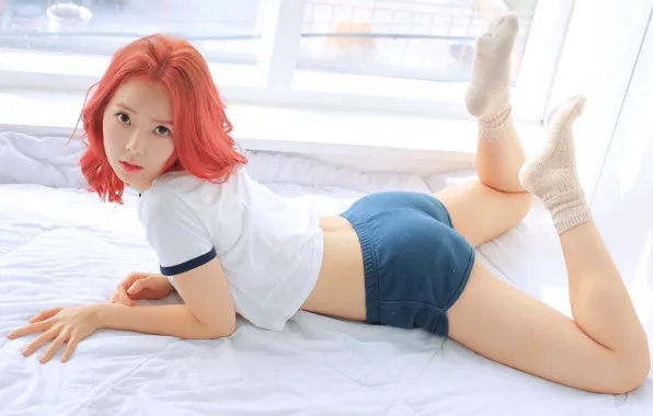 Картинка Asian, women, K-pop, dyed hair, looking at viewer, lying on front, women indoors, Korean women