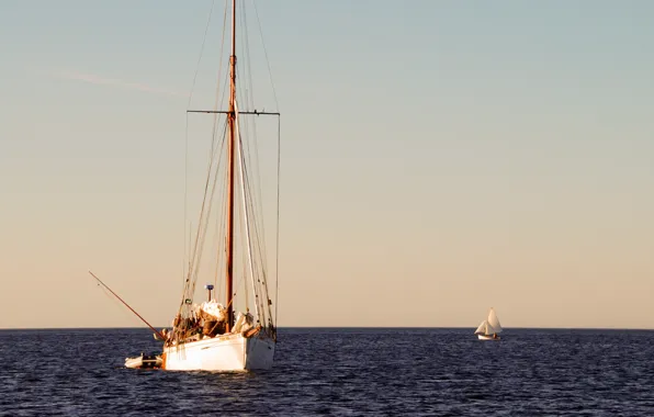 Океан, штиль, рыбаки, на якоре, yacht Storm Bay, яхта Штормовая бухта