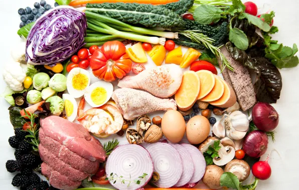 Ягоды, грибы, яйца, лук, мясо, орехи, овощи, помидоры