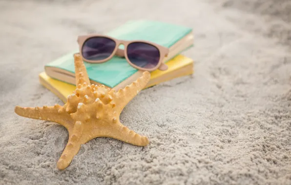 Картинка песок, море, пляж, лето, отдых, звезда, очки, книга