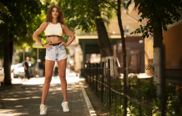 Картинка shorts, woman, young, beautiful, model, tattoo, jeans, sneakers
