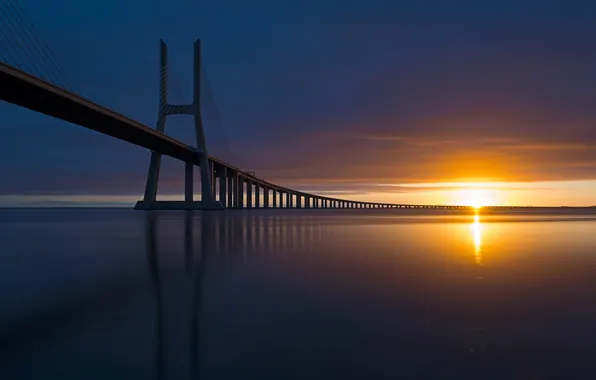 Картинка море, мост, рассвет, горизонт, Португалия