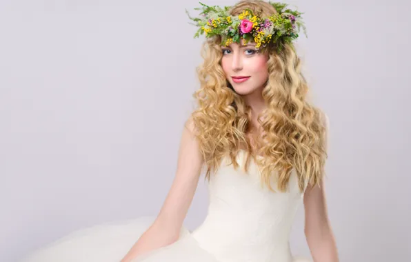 Картинка девушка, блондинка, венок, длинные волосы