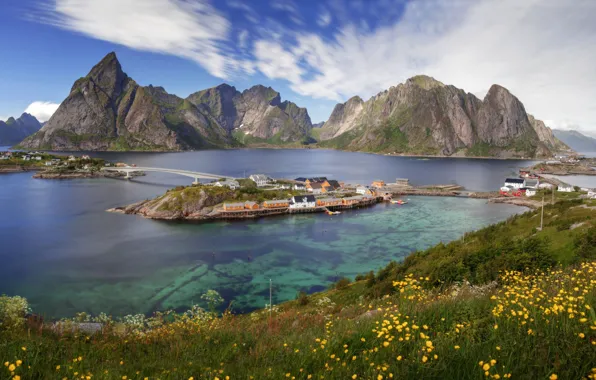 Картинка море, пейзаж, горы, скалы, побережье, дома, деревня, Норвегия