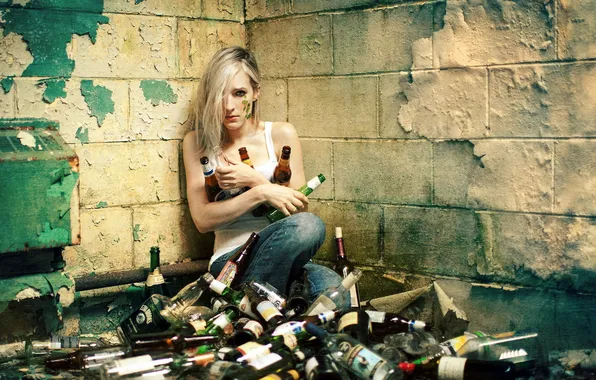 Картинка девушка, ситуация, бутылки