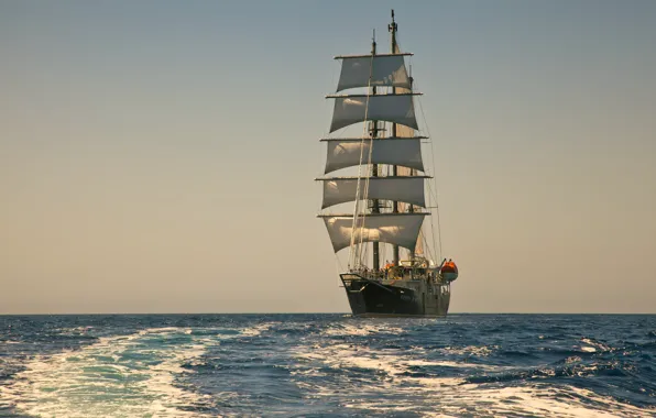 Море, романтика, парусник
